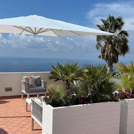 Casa La Perla, A Luxury